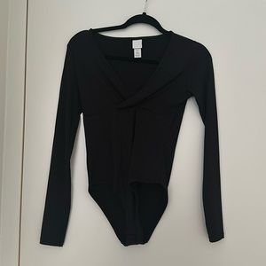 H&M Long-sleeved Wrap Bodysuit - S